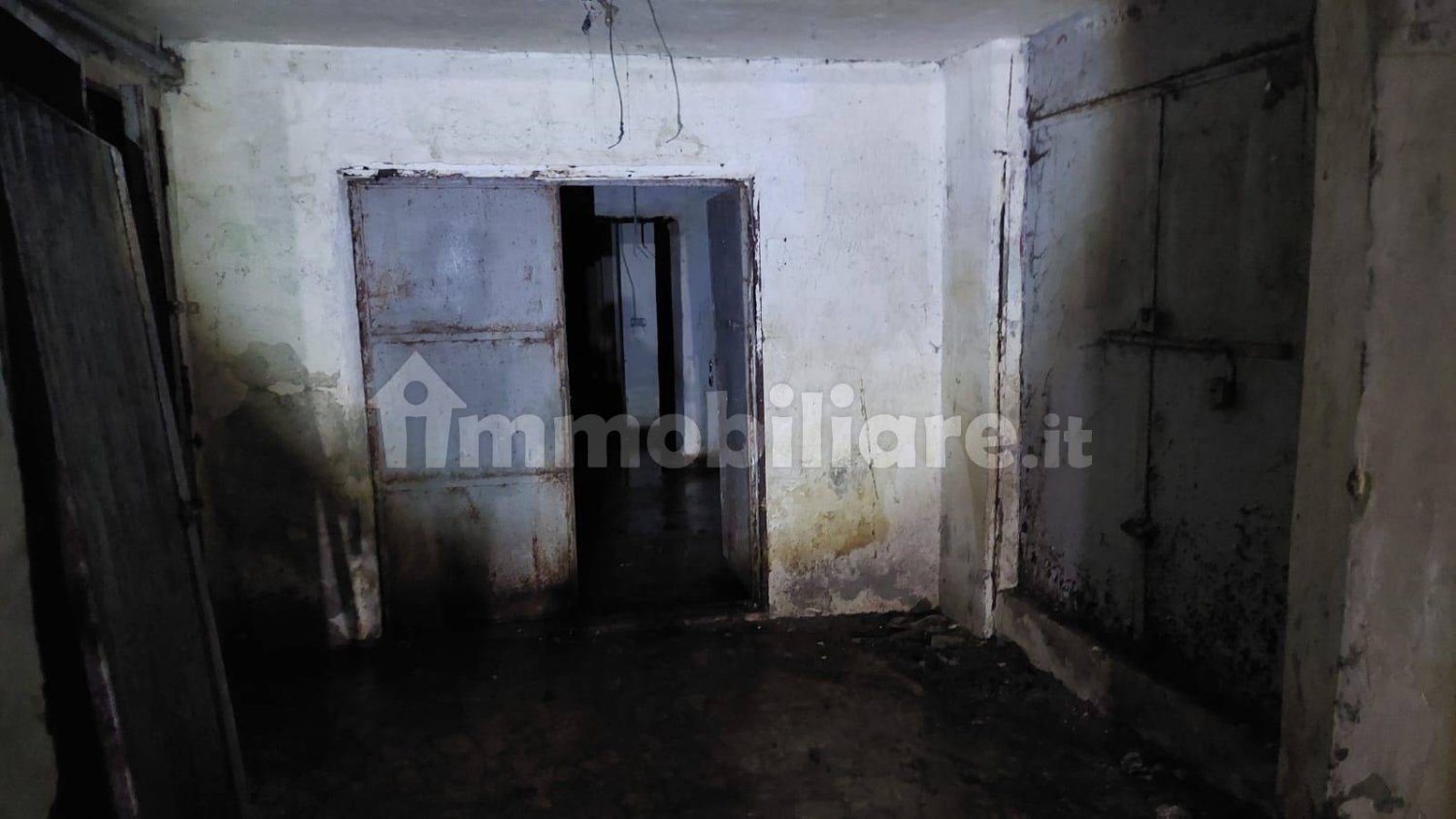 5-Zimmer Lagerhaus in Naples, Italy, Nr. 292440