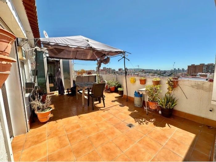 3 Schlafzimmer Penthouse in L'Hospitalet de Llobregat, Spain, Nr. 144492