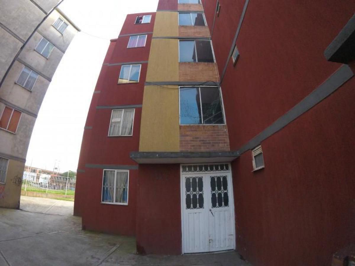 3 bedrooms House in Bogota, Colombia No. 10564