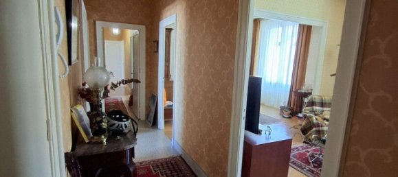 4 bedrooms Apartment in Clermont-Ferrand, France No. 320891 2