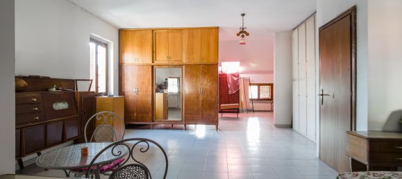 6-Zimmer Haus in Nichelino, Italy, Nr. 14845 35