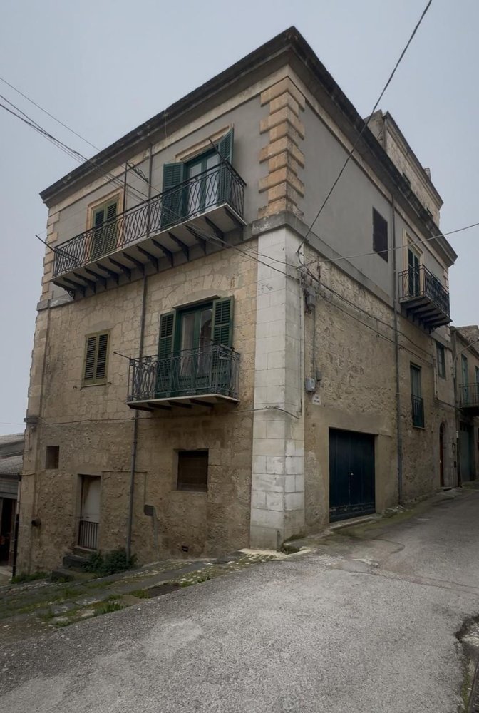 11 rooms House in Mussomeli, Italy No. 309104