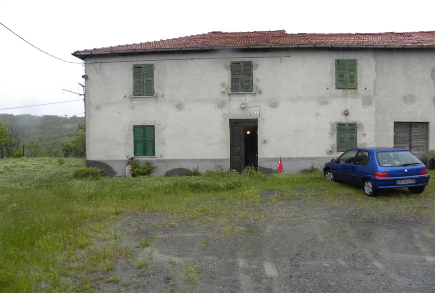 Casa de 4 dormitorios en Pareto, Italy No. 79826