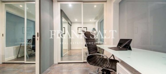 Квартира с 3 спальнями в Сент-Джулианс, Мальта № 2617 3