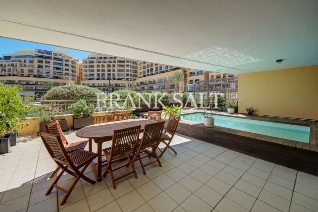 Квартира с 3 спальнями в Сент-Джулианс, Мальта № 2617