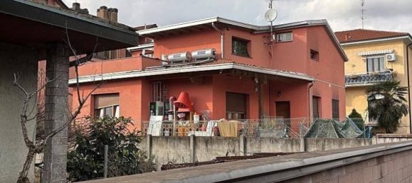 4 bedrooms Apartment in Saronno, Italy No. 281668 12