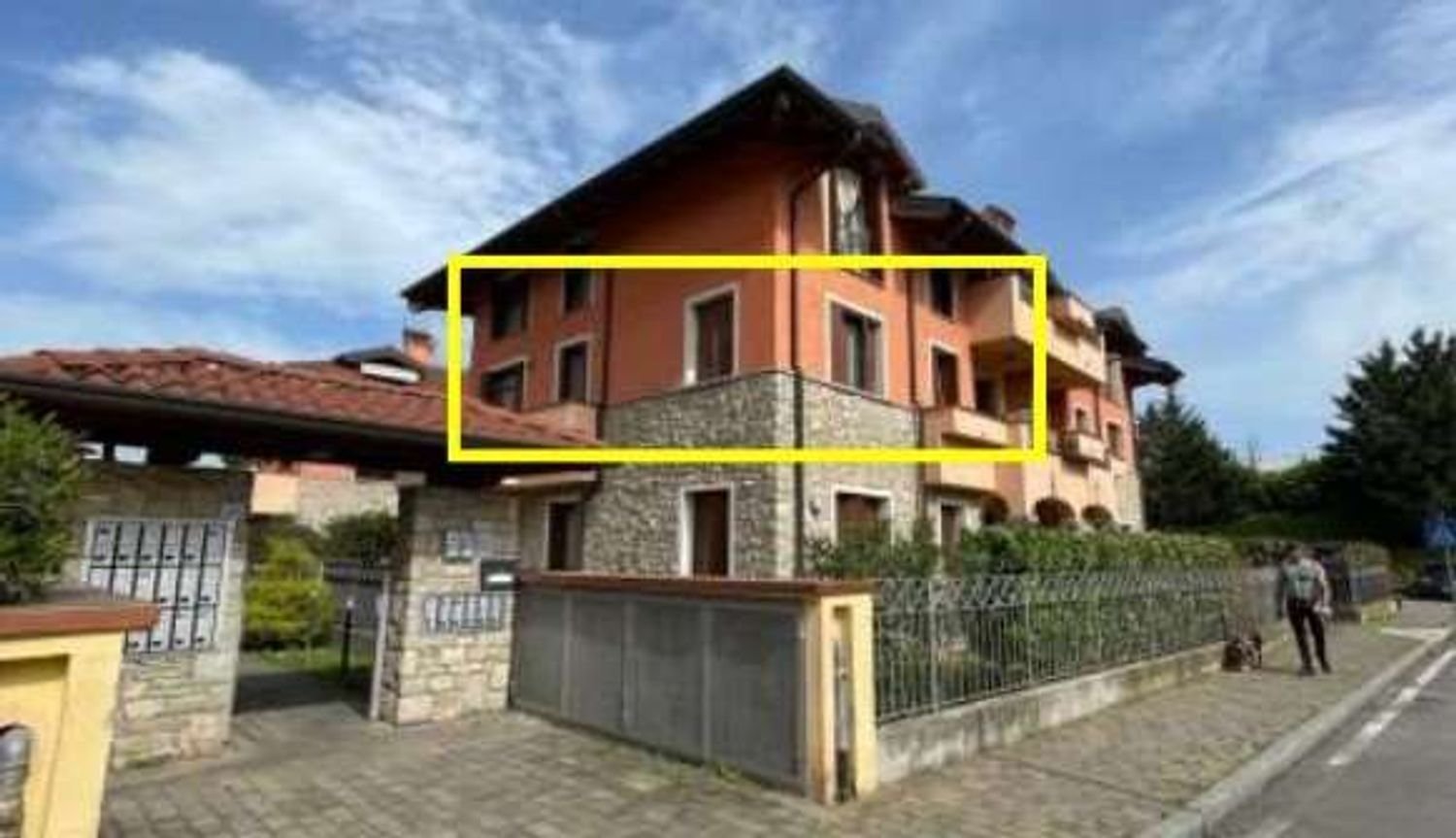 4غرفة شقة في Osio Sopra, Italy رقم 185013