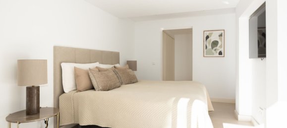 5 bedrooms Villa in Marbella, Spain No. 147527 23