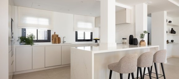 5 bedrooms Villa in Marbella, Spain No. 147527 11