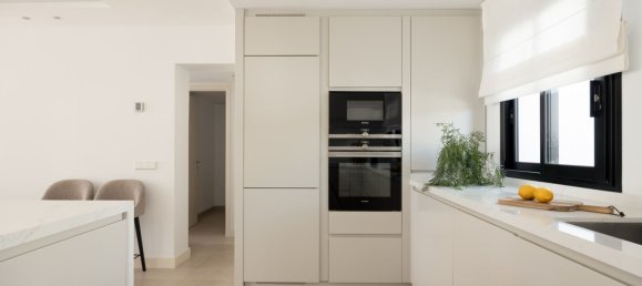 5 bedrooms Villa in Marbella, Spain No. 147527 14