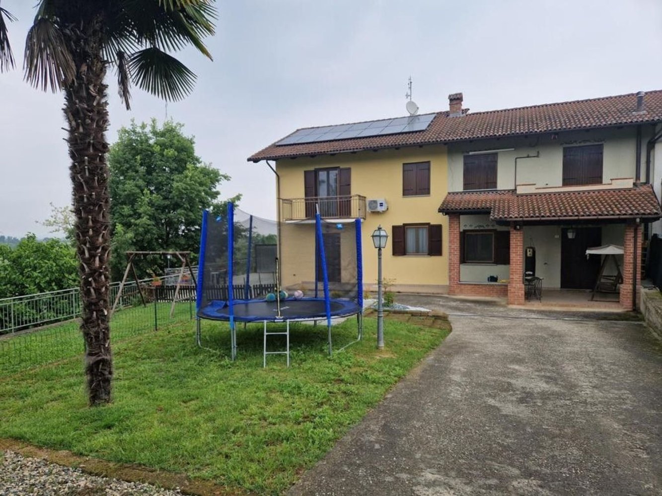 5 bedrooms House in Ferrere, Italy No. 317451