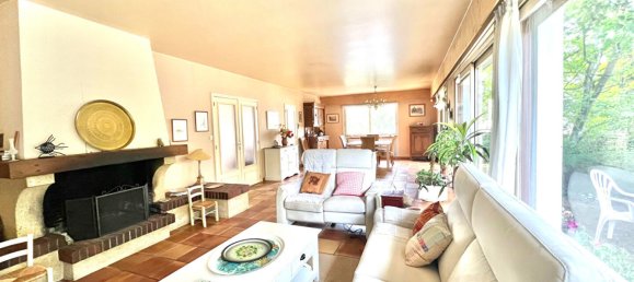 6 bedrooms House in Saint-Jean-de-Braye, France No. 94074 6