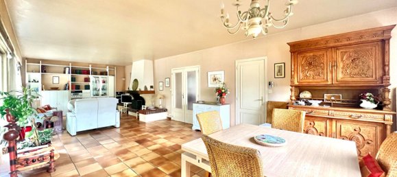 6 bedrooms House in Saint-Jean-de-Braye, France No. 94074 5