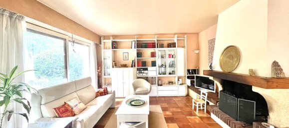 6 bedrooms House in Saint-Jean-de-Braye, France No. 94074 9