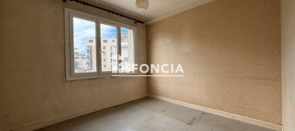 3 bedrooms Apartment in Valence, France No. 300773 4