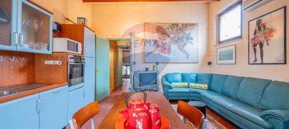 1 bedroom Penthouse in Mantua, Italy No. 332214 8