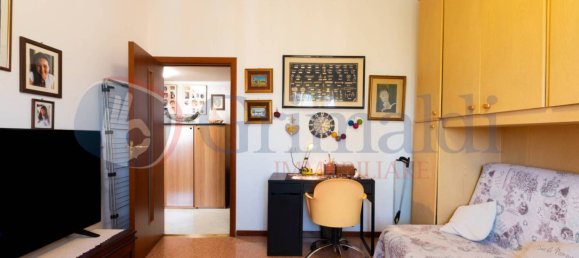 2 bedrooms Apartment in Milan, Italy No. 343484 10