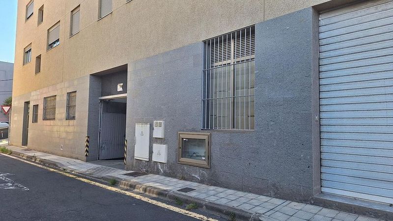 Garaje en San Cristóbal de La Laguna, Spain No. 244033