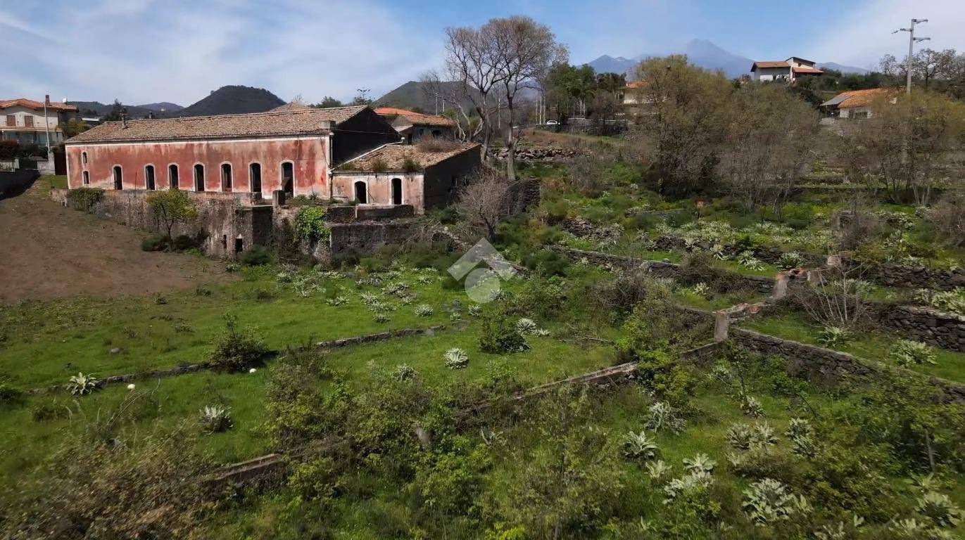 Villa de 8 dormitorios en Aci Sant'Antonio, Italy No. 326577