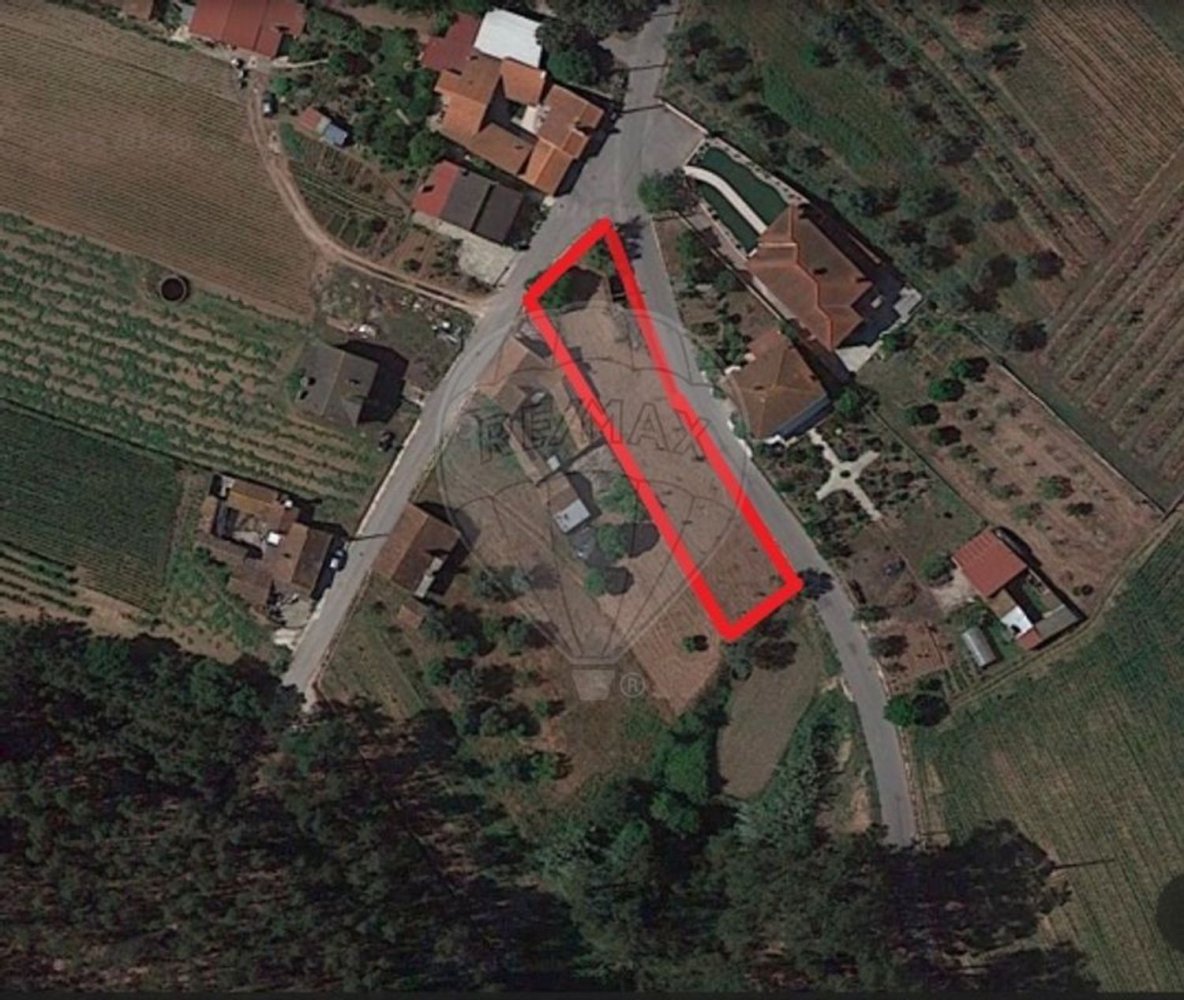 1180m² Land in Lourical, Portugal No. 89640
