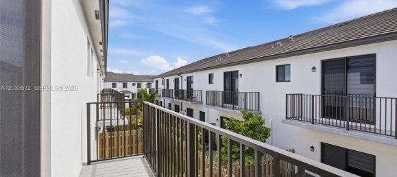 3 dormitorios dúplex en venta en Miami, Miami-Dade, Florida, USA № 614963 4