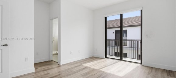 3 dormitorios dúplex en venta en Miami, Miami-Dade, Florida, USA № 614963 7