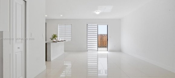 3 dormitorios dúplex en venta en Miami, Miami-Dade, Florida, USA № 614963 22