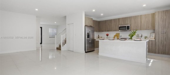 3 dormitorios dúplex en venta en Miami, Miami-Dade, Florida, USA № 614963 20