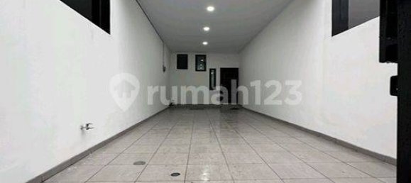 4 bedrooms House in Grogol Petamburan, Indonesia No. 1745 3