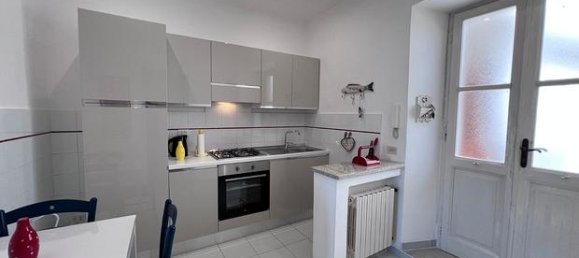 3 rooms Apartment in Terracina, Italy No. 262300 2