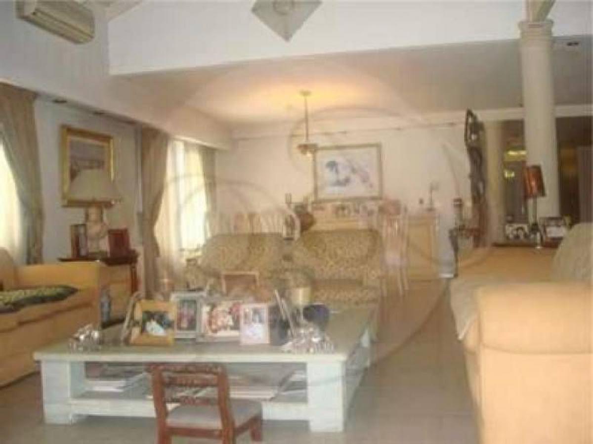 5 bedrooms House in Malvinas Argentinas, Argentina No. 5100