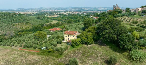 Дом с 6 комнатами в Монте Сан Вито, Италия № 171231 7