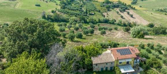 Дом с 6 комнатами в Монте Сан Вито, Италия № 171231 3