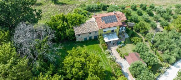 Дом с 6 комнатами в Монте Сан Вито, Италия № 171231 5