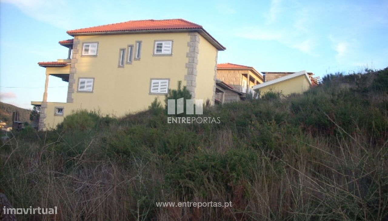 524m² Land in Gove, Portugal No. 50673