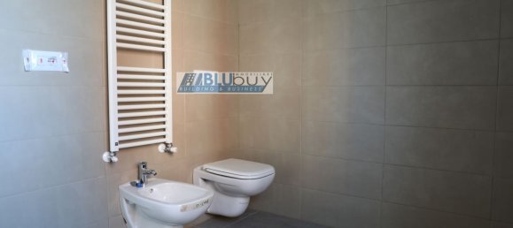 4 rooms House in Olgiate Comasco, Italy No. 5260 25