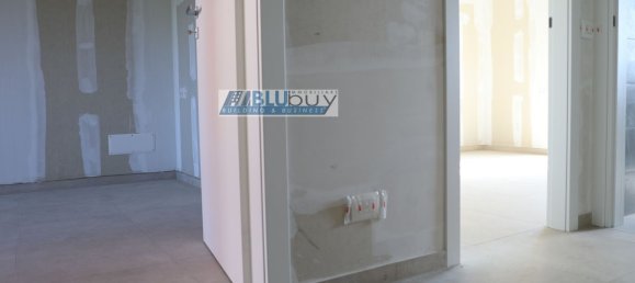 4 rooms House in Olgiate Comasco, Italy No. 5260 33