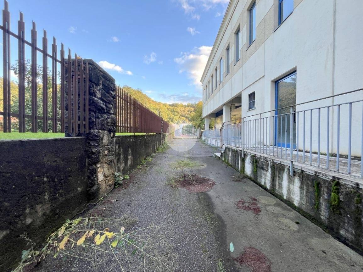 200m² Office in Monticelli Brusati, Italy No. 355720