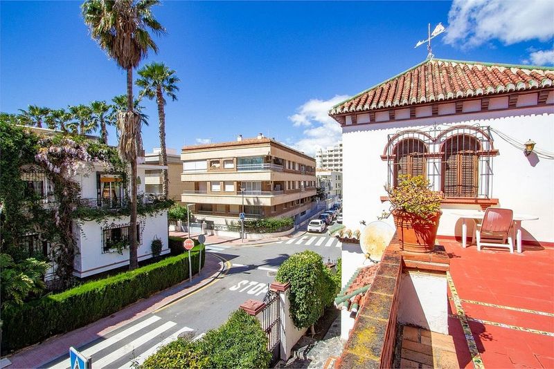 4 bedrooms Villa in Almunecar, Spain No. 230183