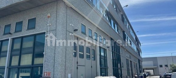 1090m² Warehouse in Guidonia Montecelio, Italy No. 343353 9