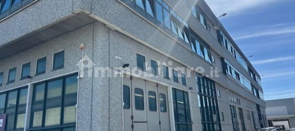 1090m² Warehouse in Guidonia Montecelio, Italy No. 343353 7