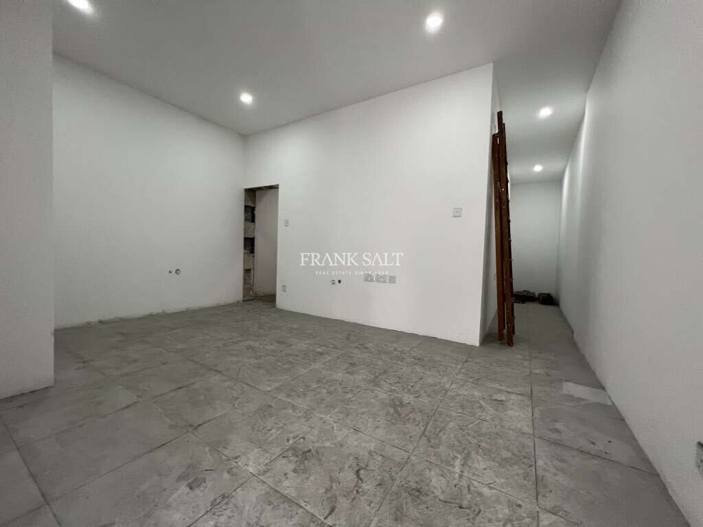 Магазин 29м² в Паола, Мальта № 12658