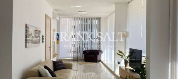 2 bedrooms Penthouse in Gzira, Malta No. 6627 9