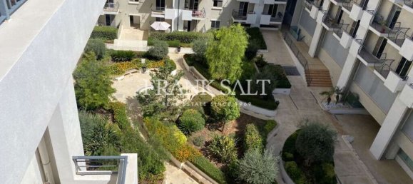 2 bedrooms Penthouse in Gzira, Malta No. 6627 7