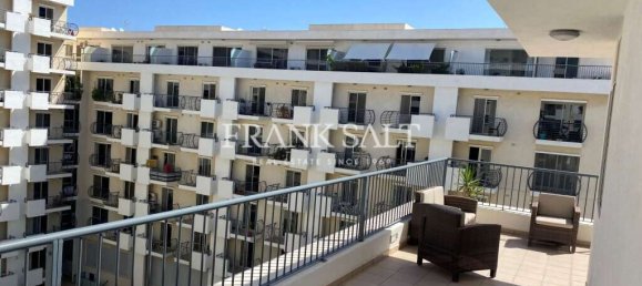 2 bedrooms Penthouse in Gzira, Malta No. 6627 8