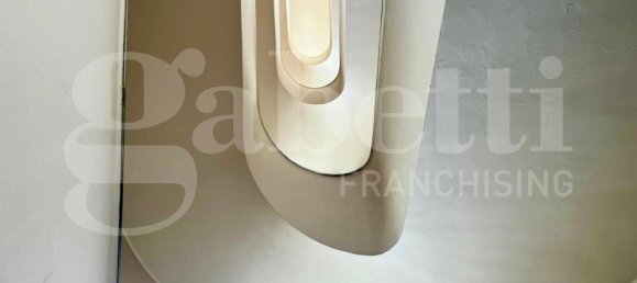 2 rooms Apartment in Rome, Italy No. 33214 3