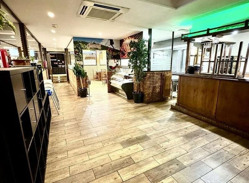  Commercial property in Torremolinos, Spain No. 235103