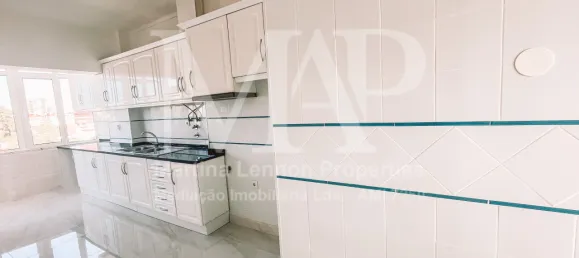 3 bedrooms Apartment in Cascais, Portugal No. 66995 4