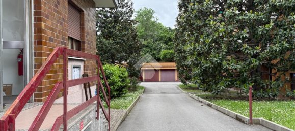 3 bedrooms Apartment in Milan, Italy No. 366540 2