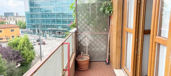 3 bedrooms Apartment in Milan, Italy No. 366540 11